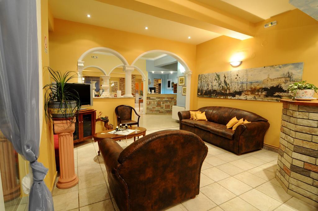 Hotel G.L. ปาราเลียกาเตอรีนิส ภายนอก รูปภาพ
